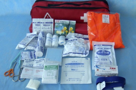 China Travel Home Camping Car Medical First Aid Kit gallery image 3