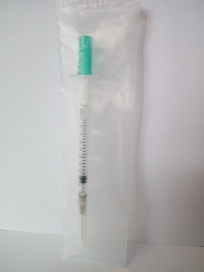 Disposable Medical Syringe with Needle gallery image 1
