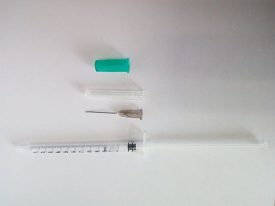 Disposable Medical Syringe with Needle gallery image 5