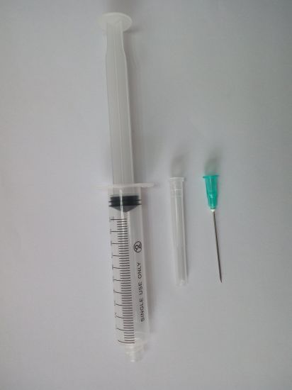 Disposable Medical Syringe gallery image 3
