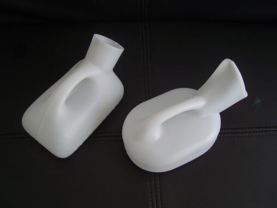 Disposable Medical Urinal for Hospital Use gallery image 1