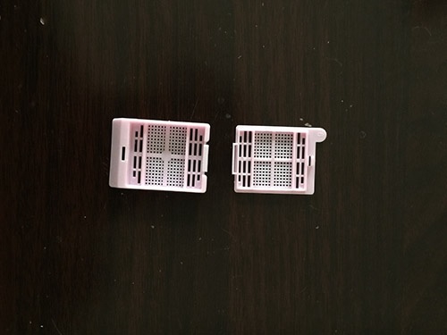 Small Embedding Cassette with High Quality gallery image 2