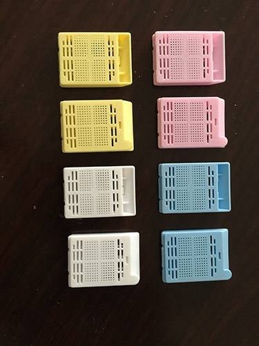 Small Embedding Cassette with High Quality